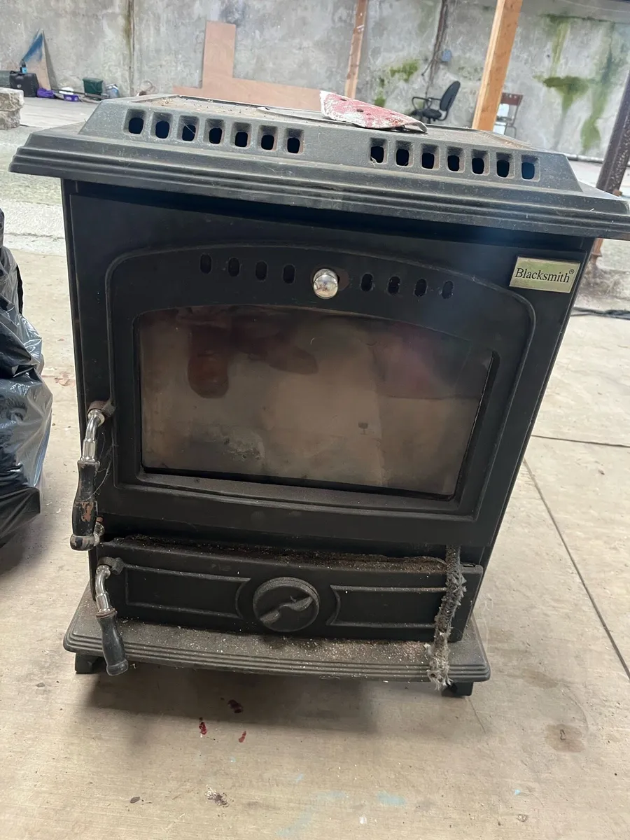 Wood burning Stove plus Flues - Image 1
