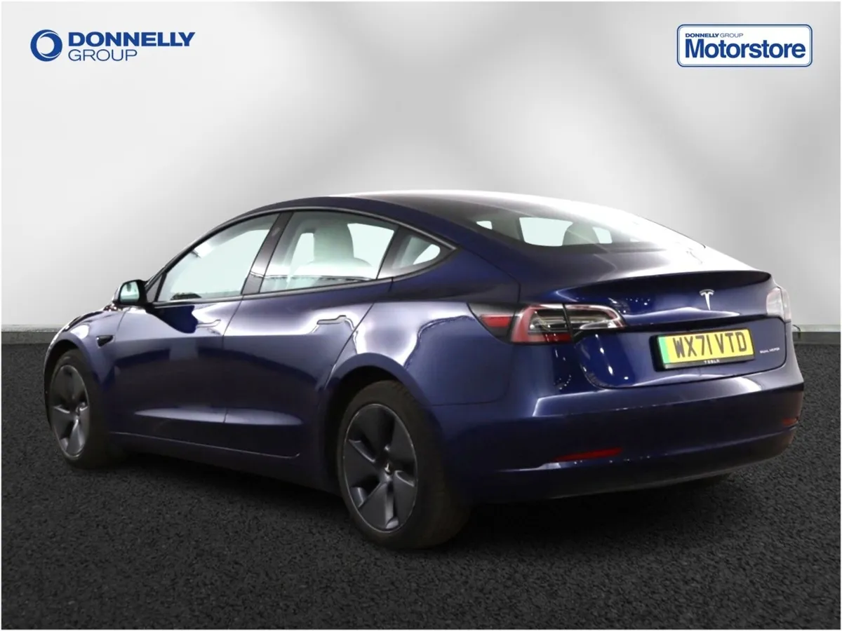 Tesla Model 3 Saloon Long Range - Image 2