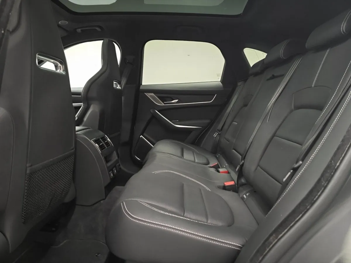 Jaguar F-pace F-Pace Diesel Estate R-Dynamic HSE B - Image 4