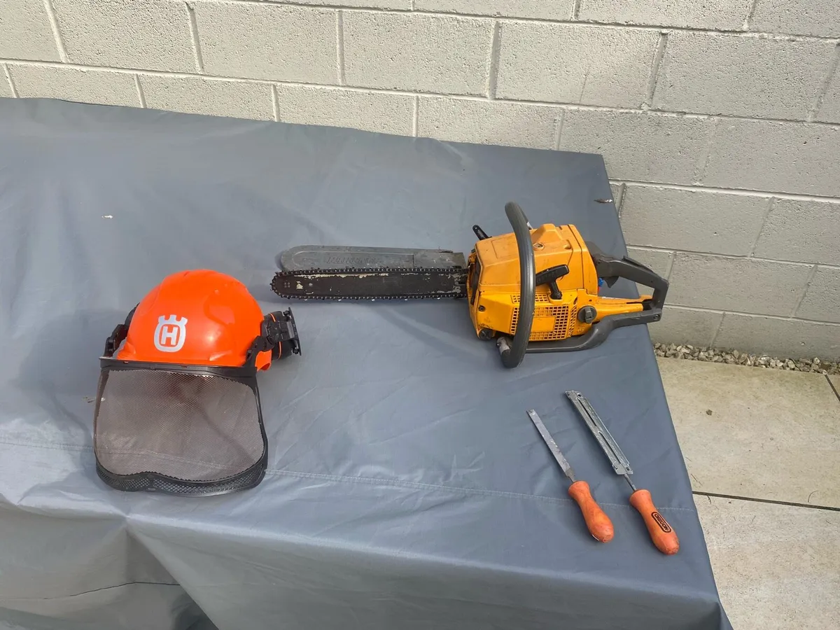Chainsaw with few bits - Image 1
