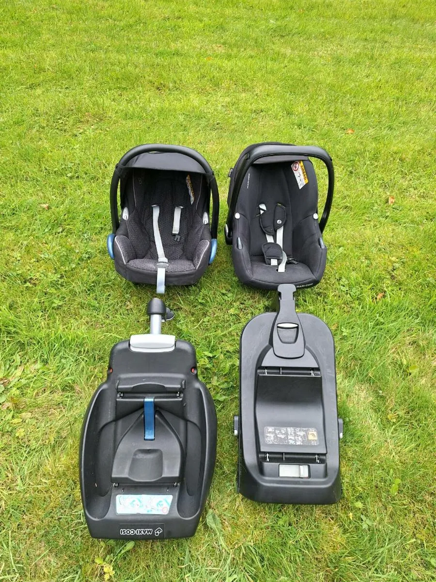Baby car seat + isofix × 2 & nest - Image 1