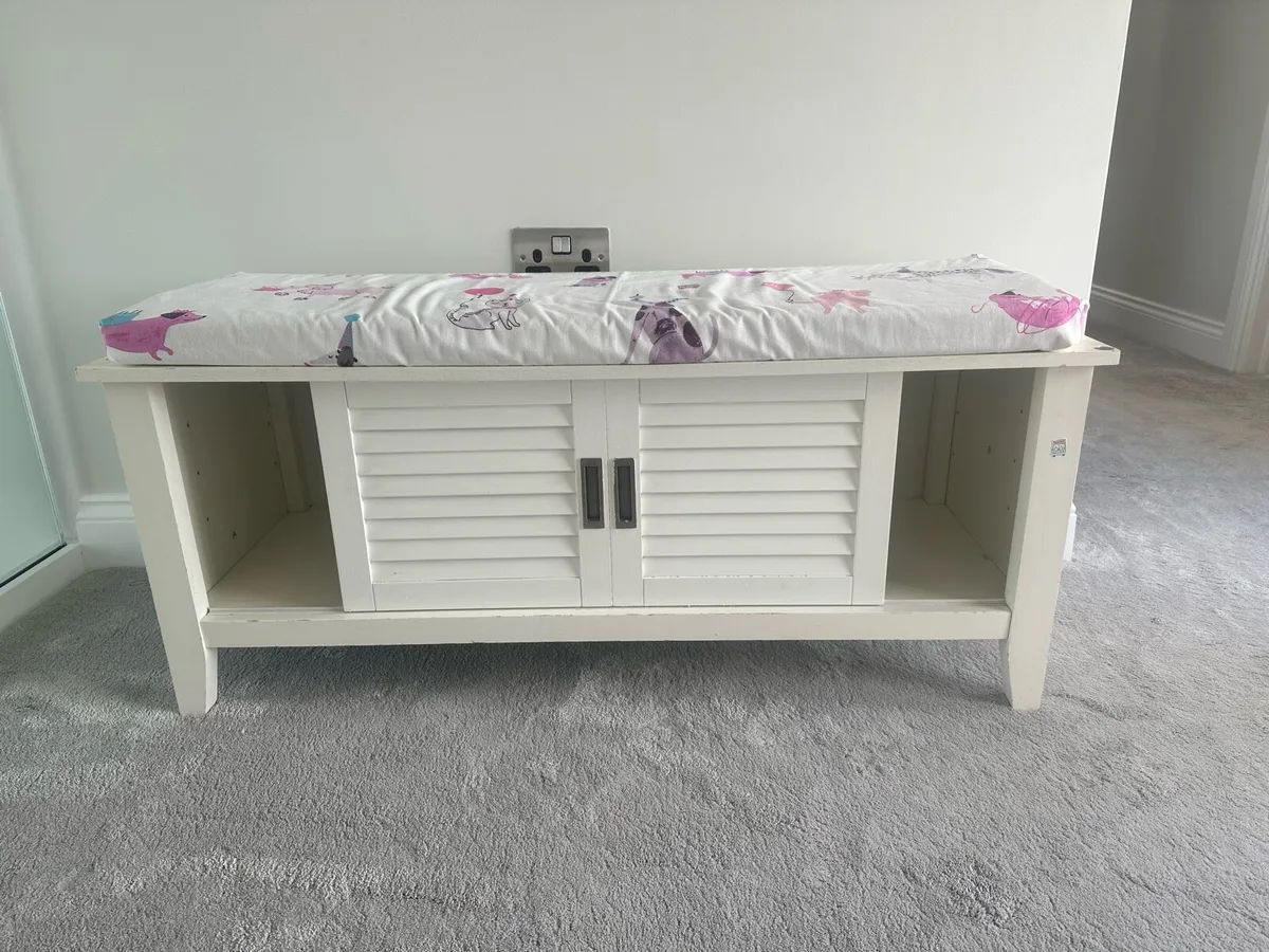 Kids bench / storage unit - Image 1