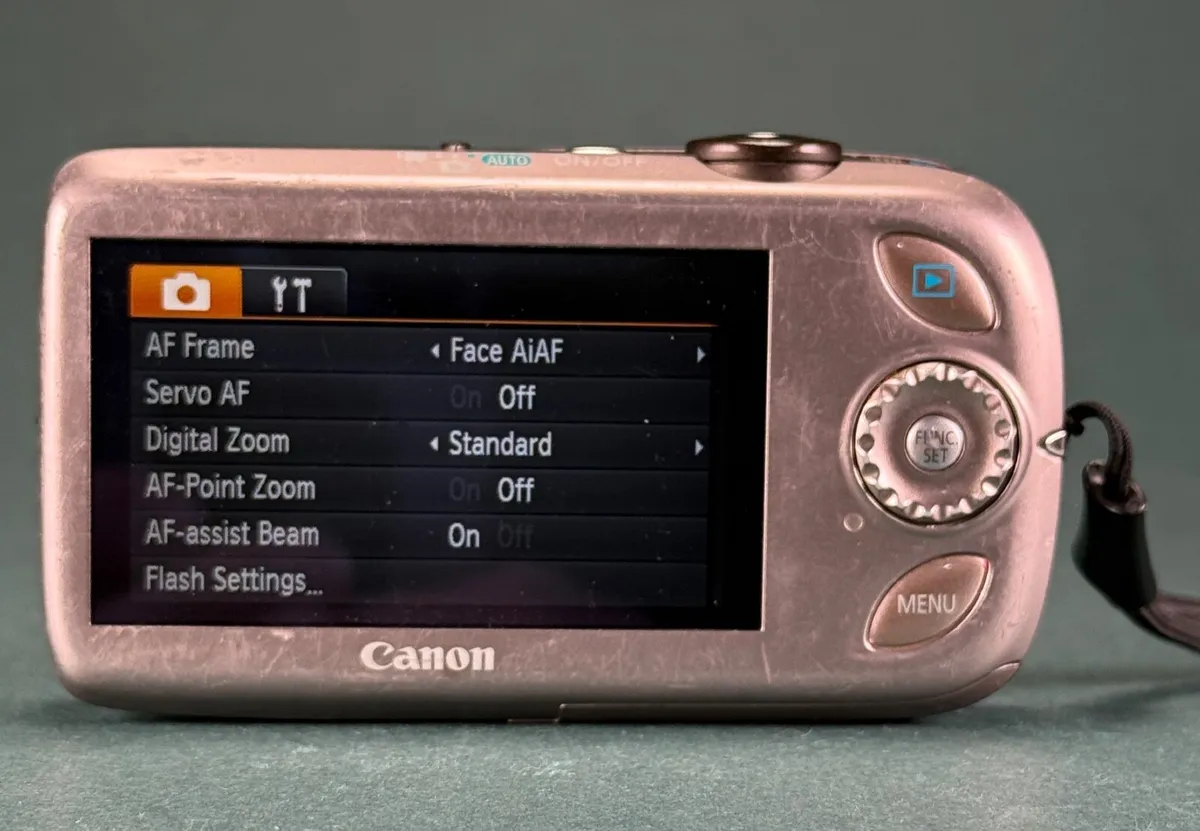 Canon Digital IXUS 110 IS - Image 3