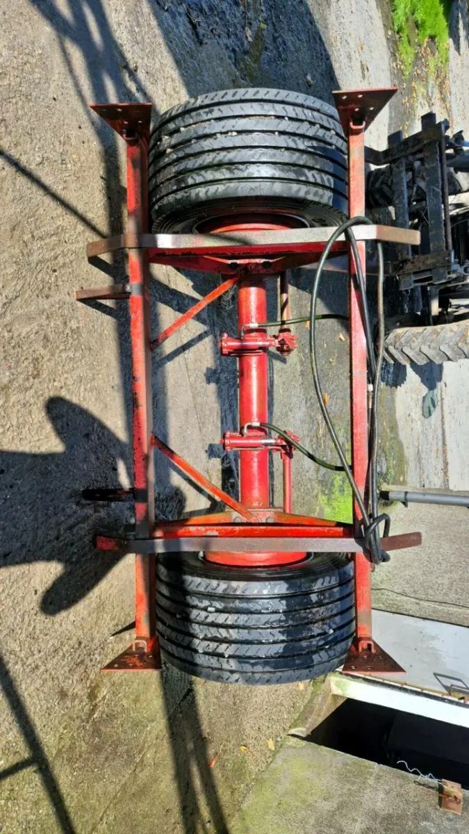 Trailer axle - Image 1