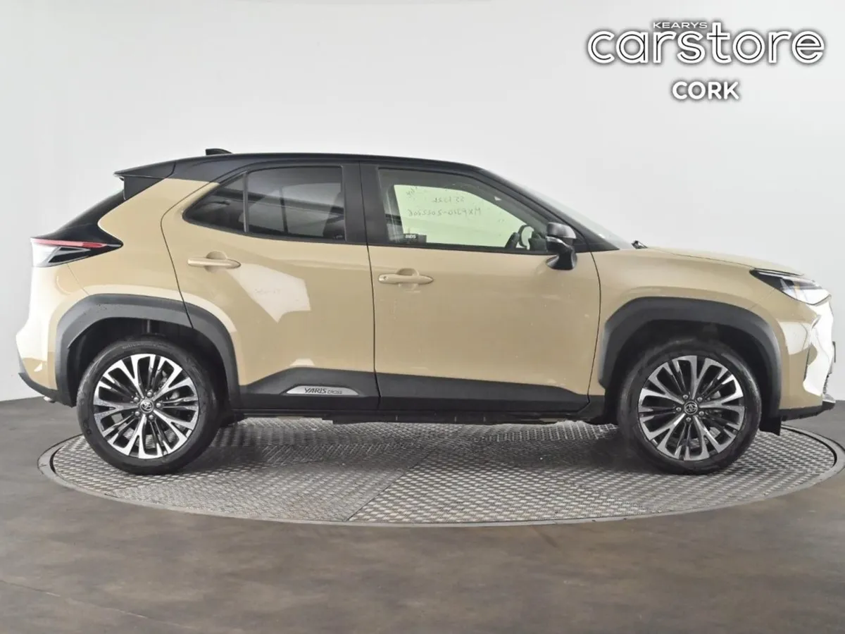 Toyota Yaris Cross 1.5 Hybrid CVT - Image 2