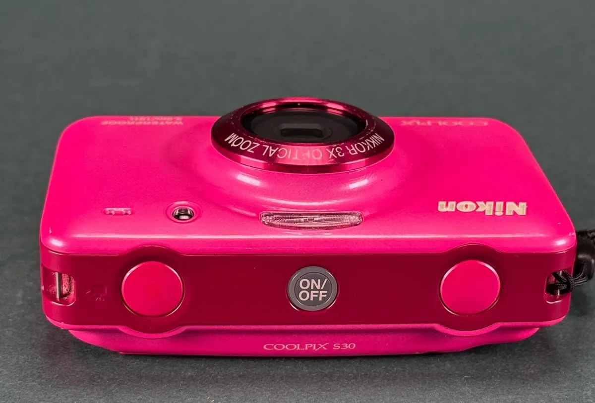 Nikon Coolpix S30 Digital Camera Waterproof - Image 4