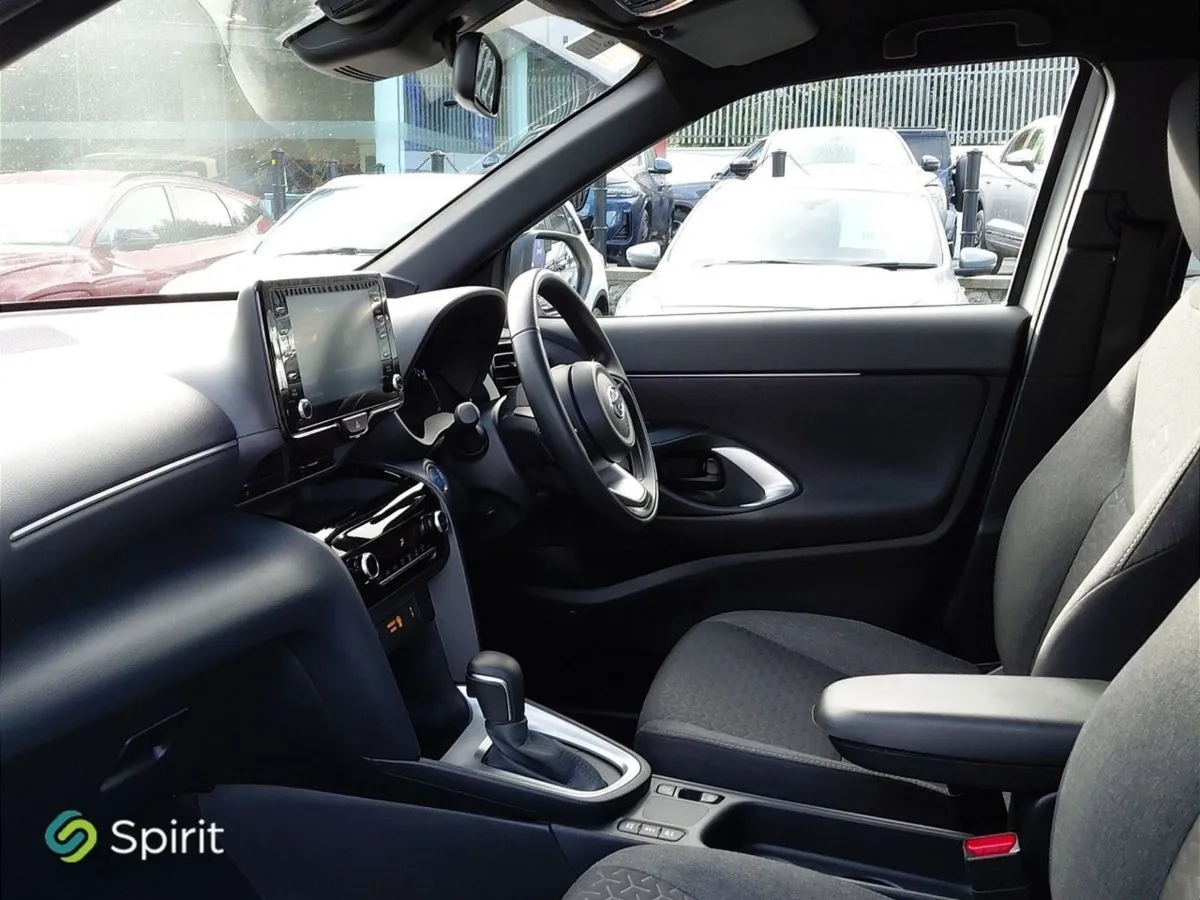 Toyota Yaris Cross Automatic Luna Sport Phone Mic - Image 4