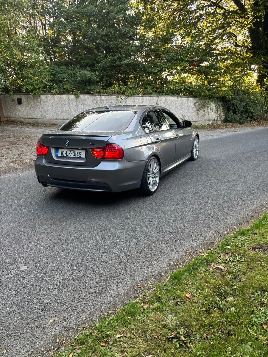 BMW e90 318d msport - Image 2