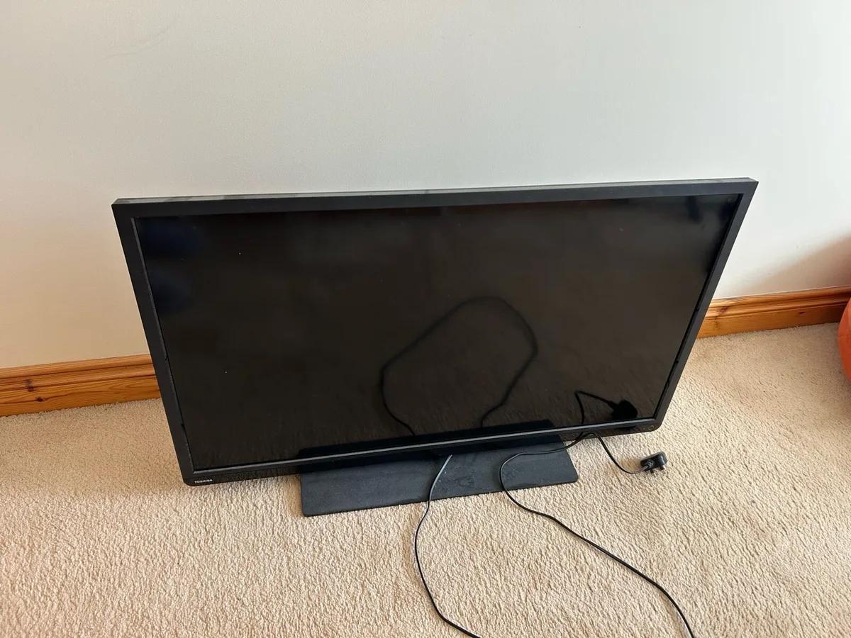 40” Toshiba TV - Image 2