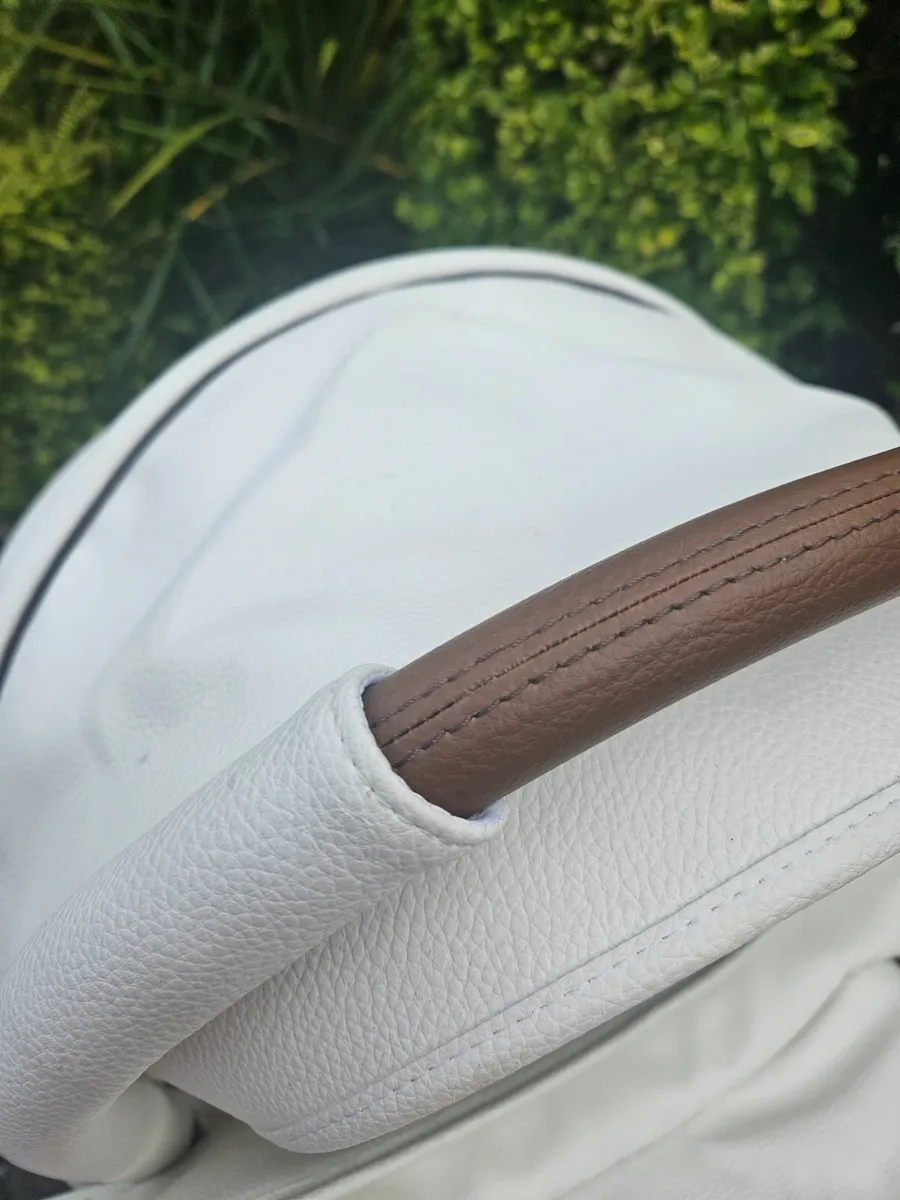 Navington Cream Leather pram system - Image 3