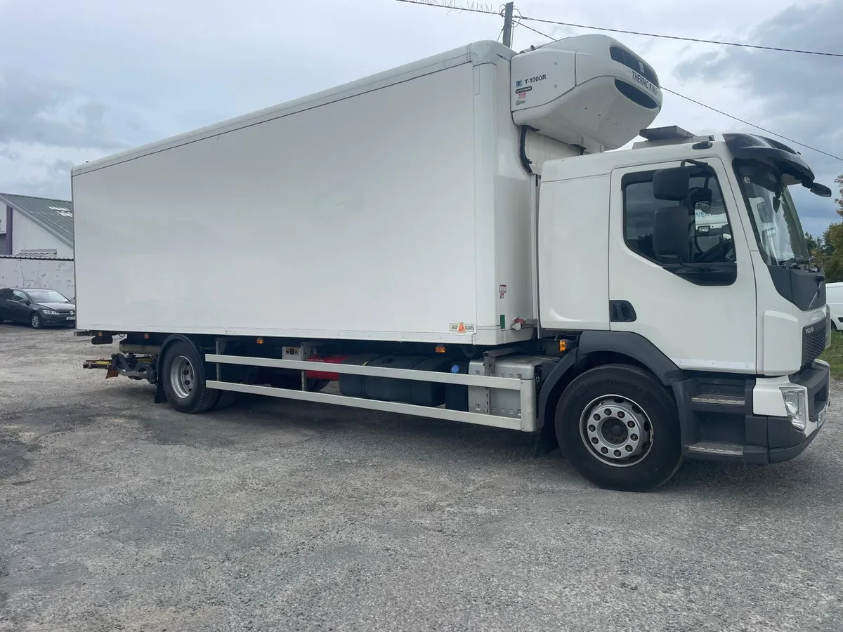 Volvo FL 4x2 Refridgerated Lorry - Image 2