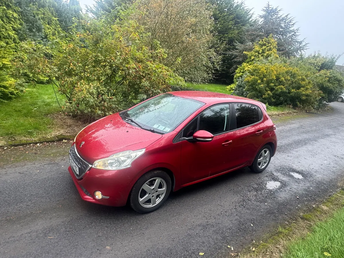152 Peugeot 208 1.2 AUTOMATIC - Image 4