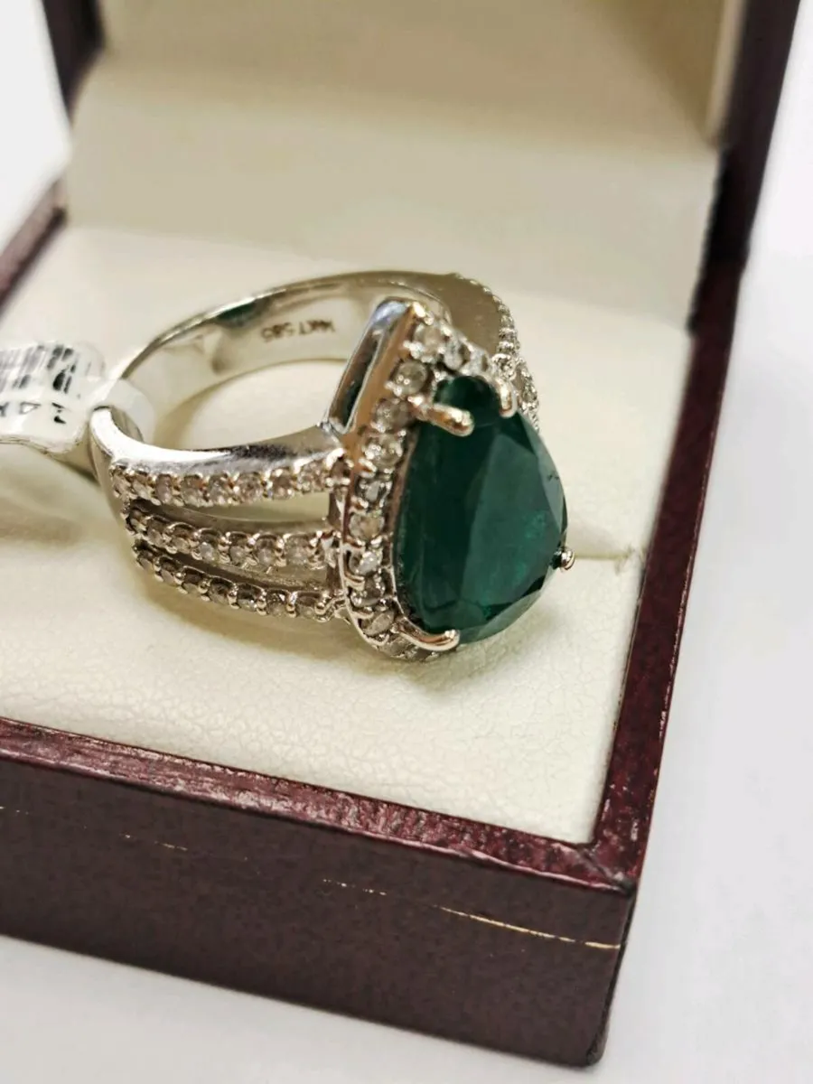 14K Diamond Emerald White Gold Ring 14CT - Image 3