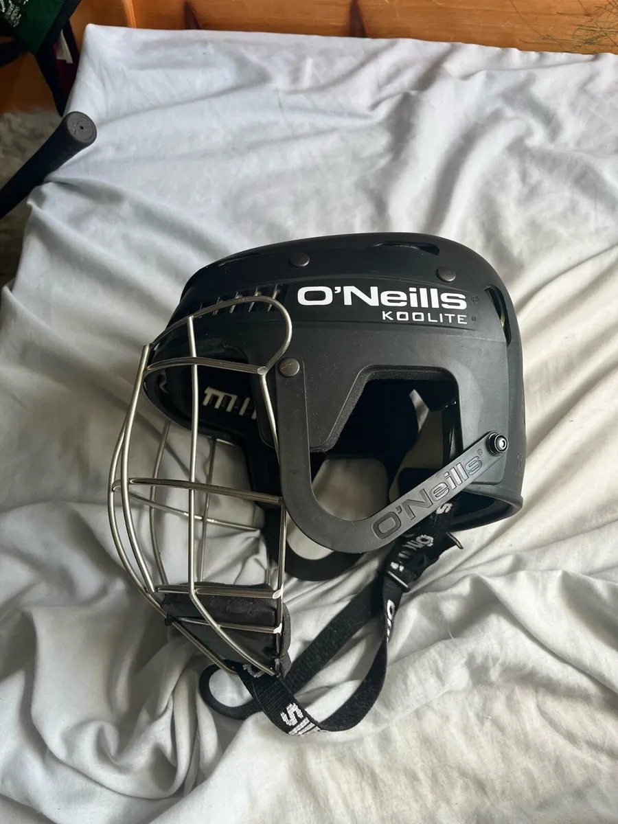 O’neills hurling helmet - Image 4