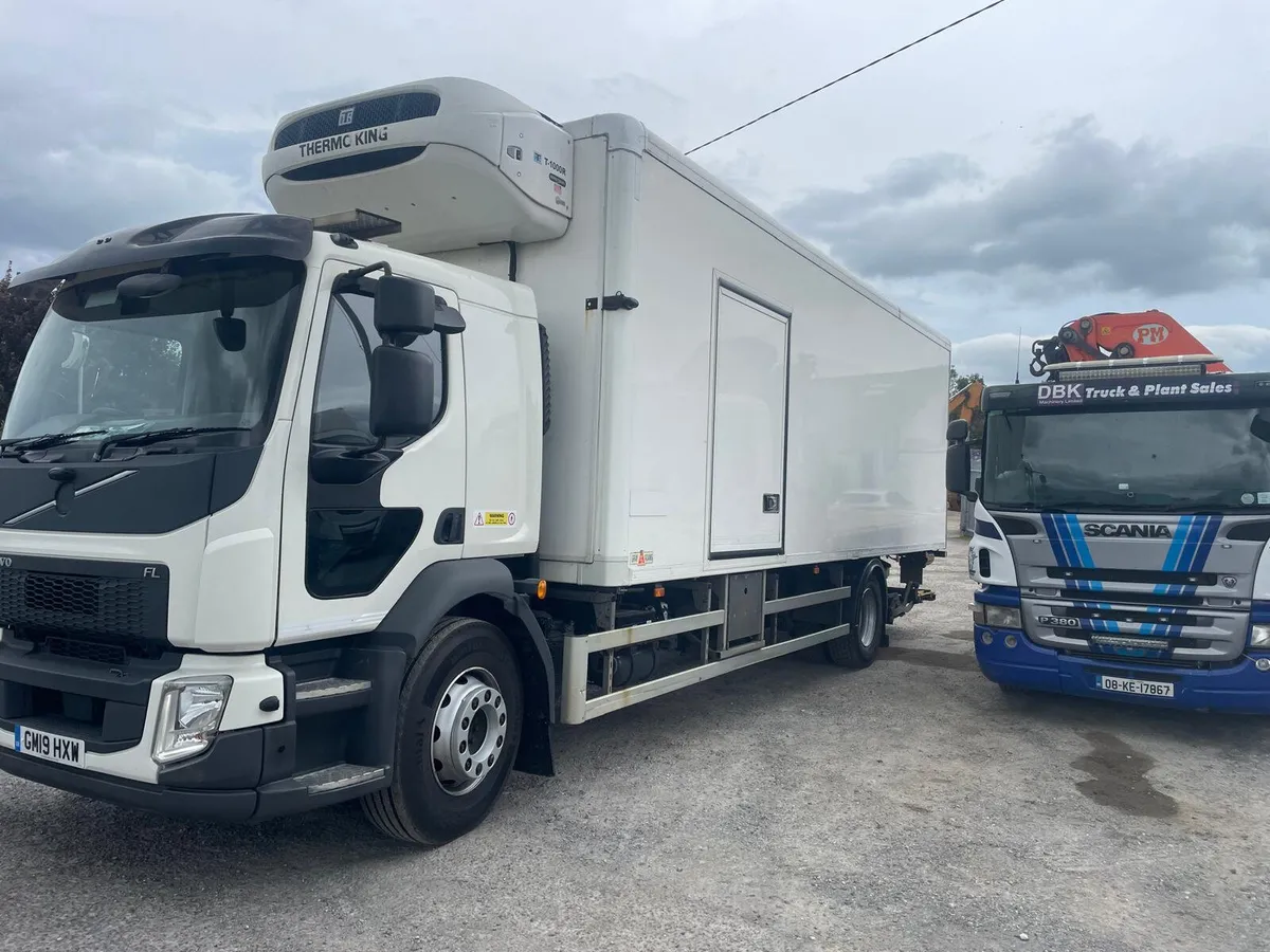 Volvo FL 4x2 Refridgerated Lorry - Image 3