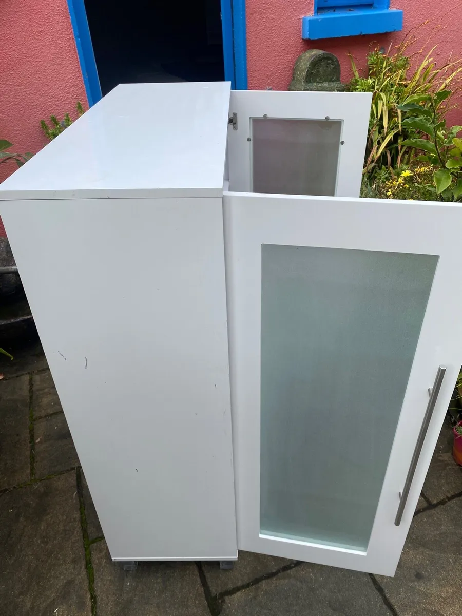 Cabinet - Image 3