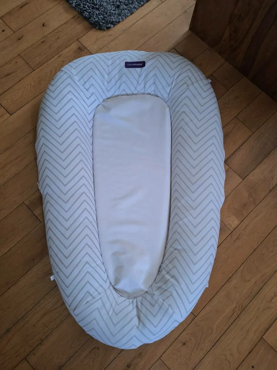 Baby car seat + isofix × 2 & nest - Image 3
