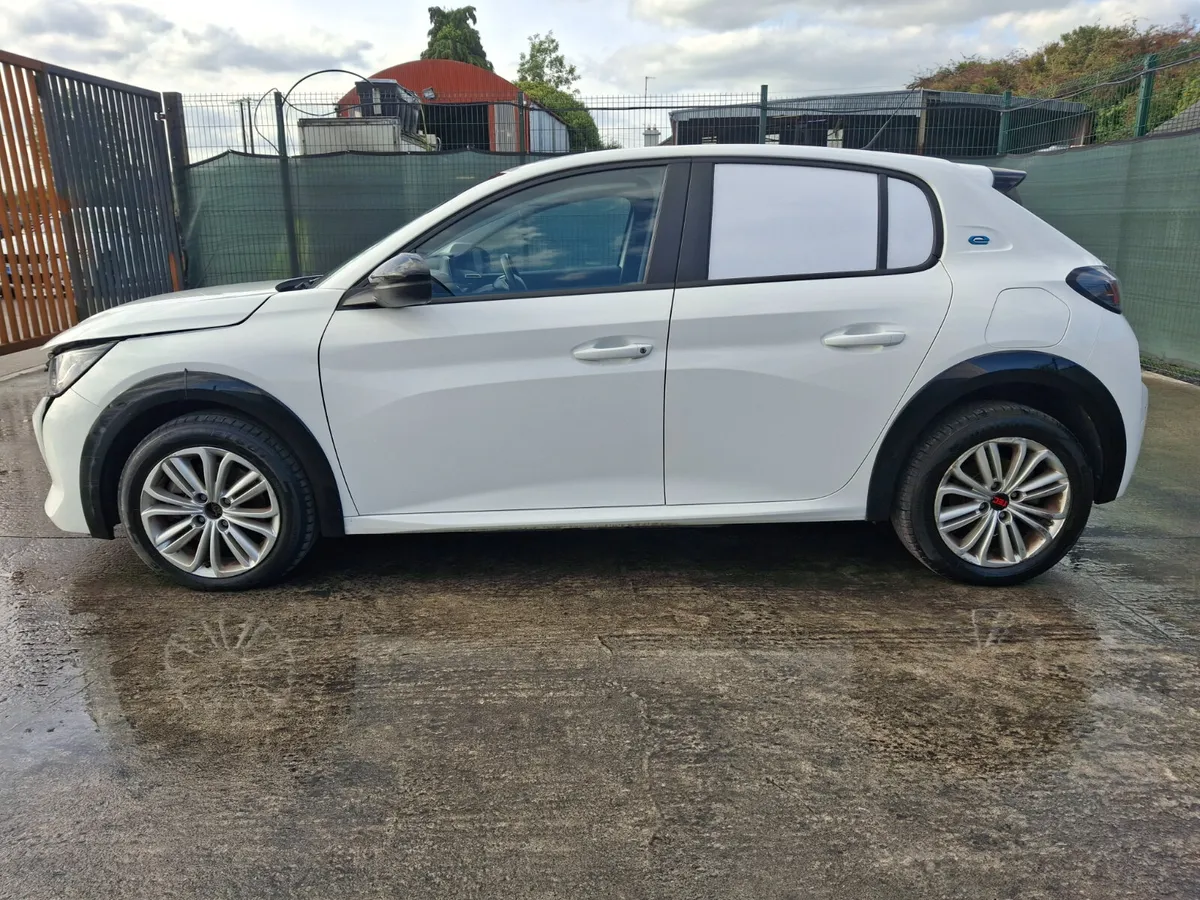 222 Peugeot 208 Ev Car Van - Image 4