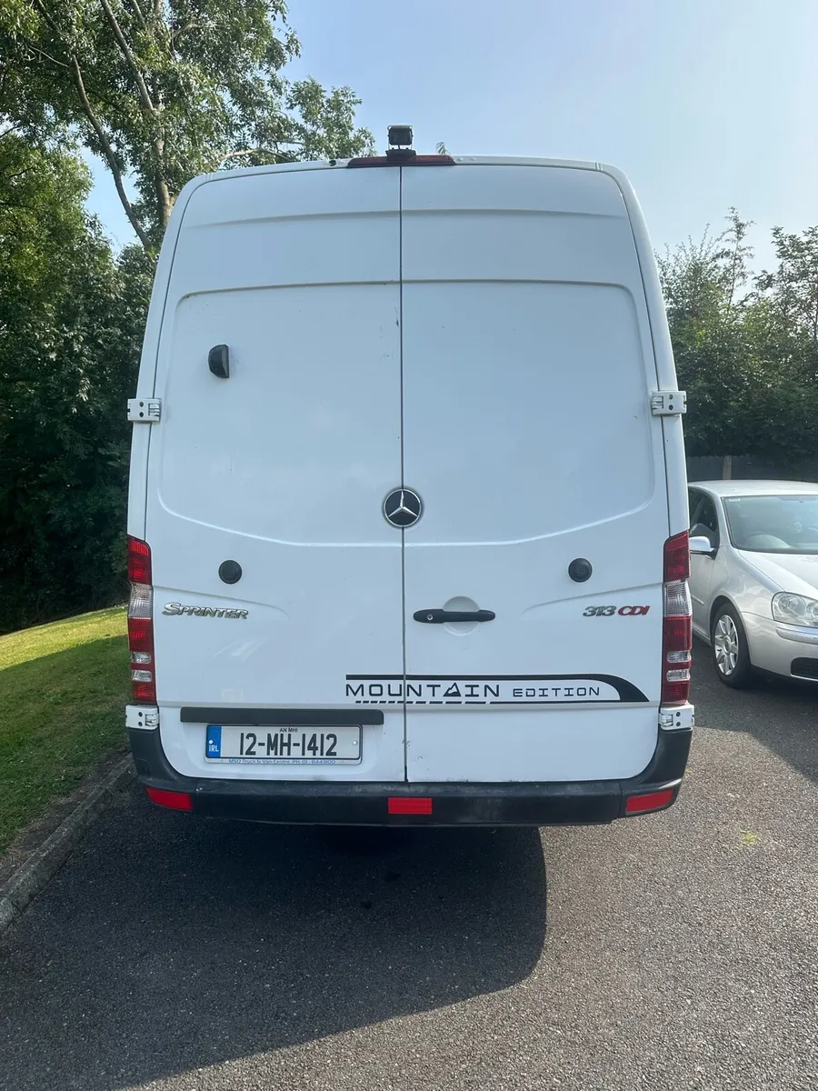 Sprinter camper - Image 3