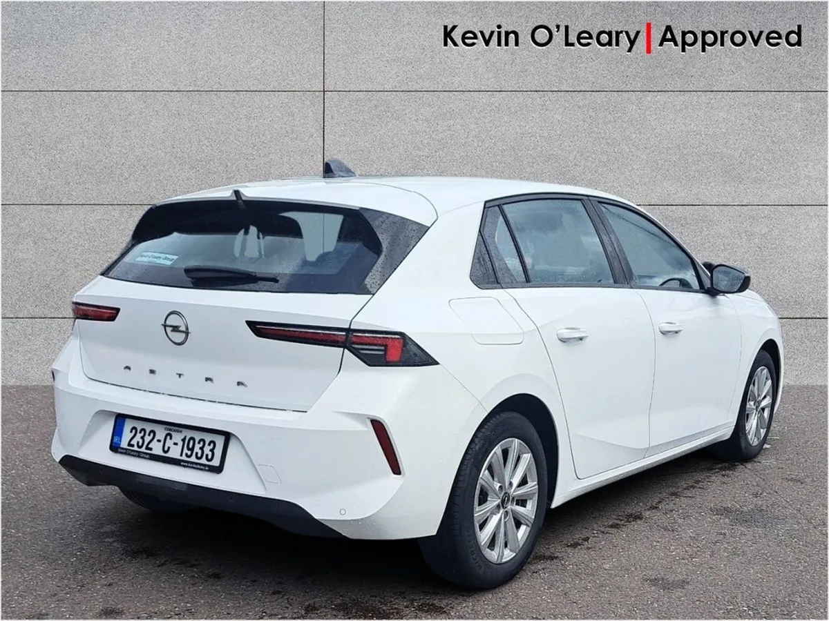 Opel Astra 1.2t SC - Image 3