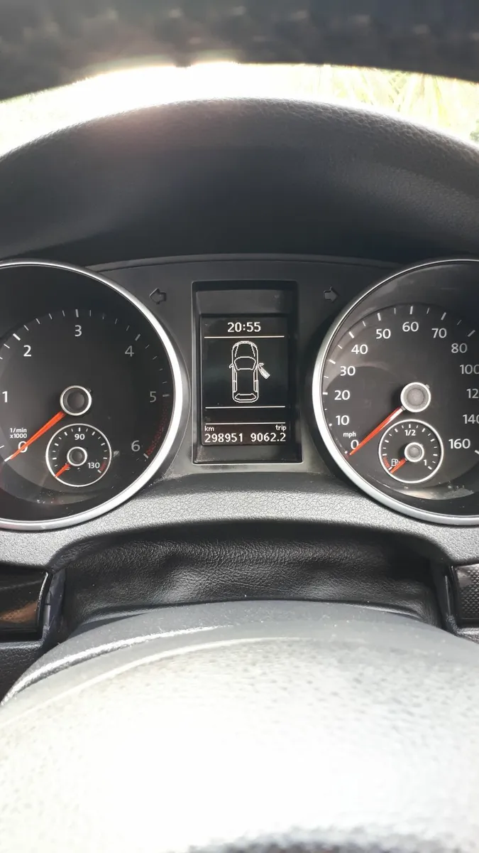Volkswagen Golf 1.6 TDI 105Ps  2011 - Image 4