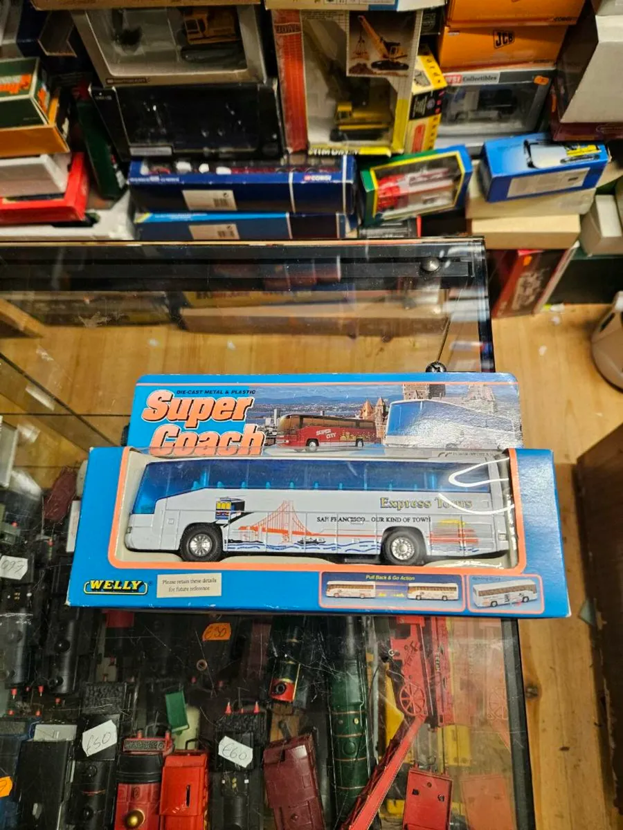 Corgi Welly Super Bus
