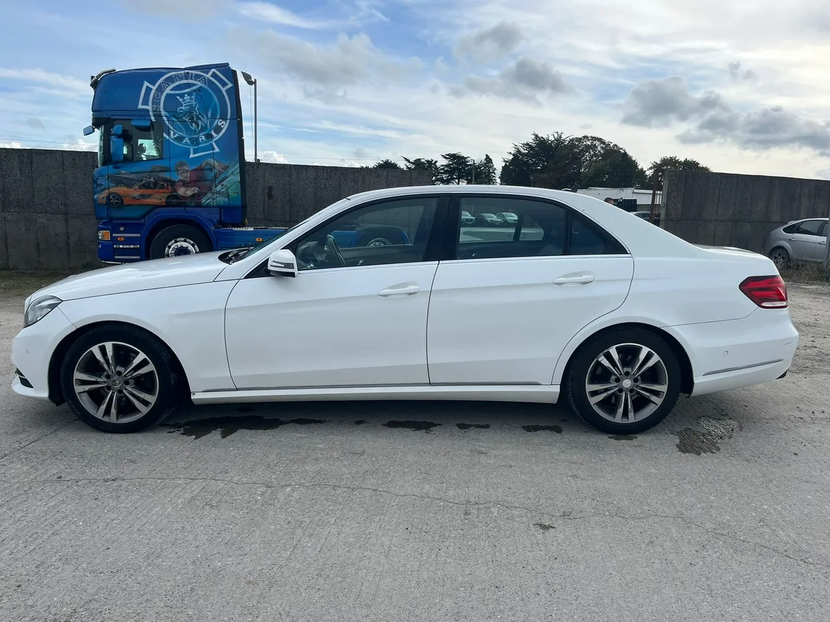 2014 MERC E300 - Image 3