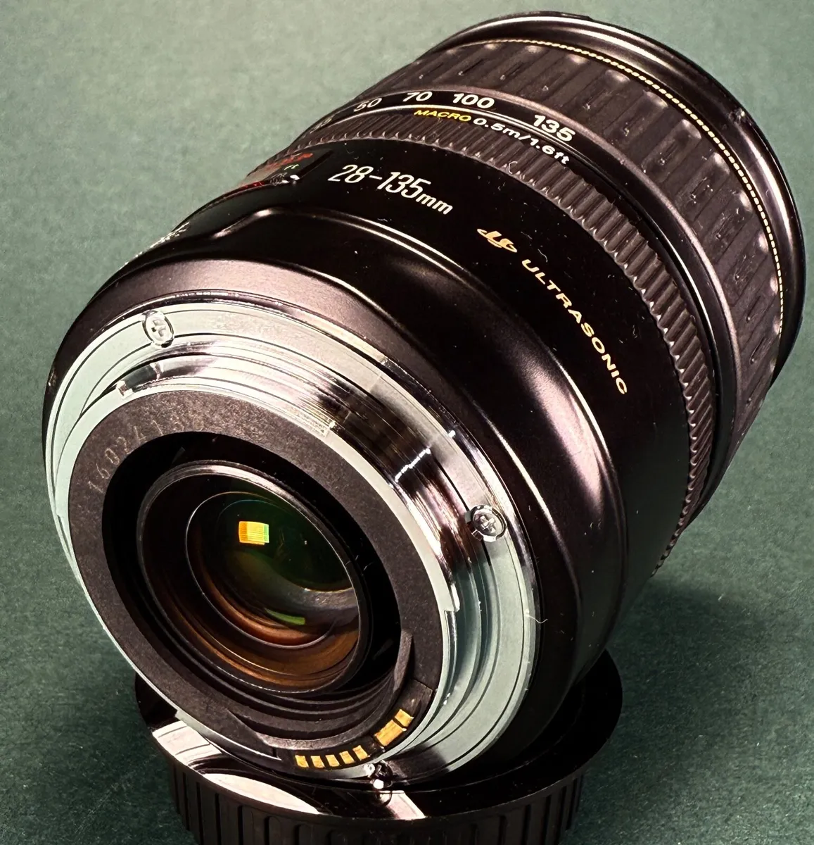 Canon EF 28-135mm f/3.5-5.6 IS USM lens - Image 2