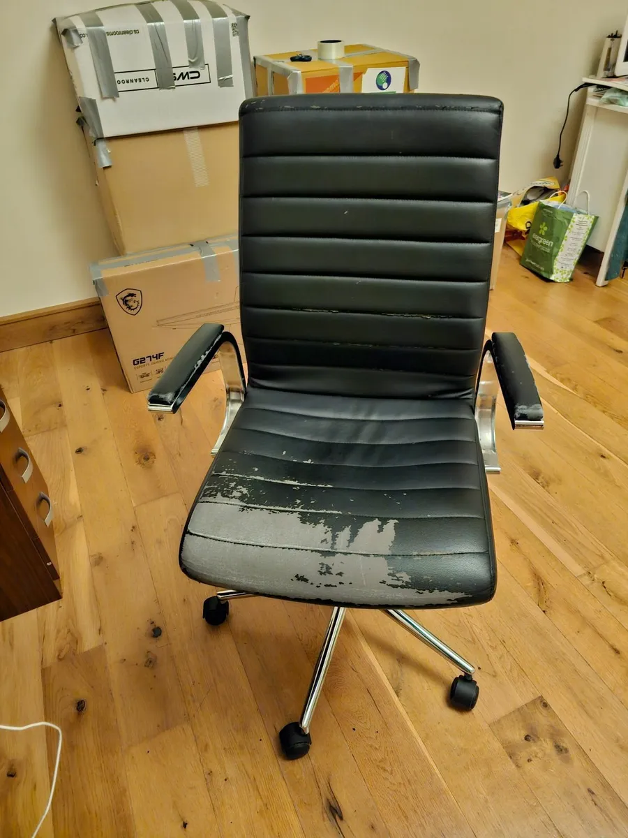 Office chair - Image 1
