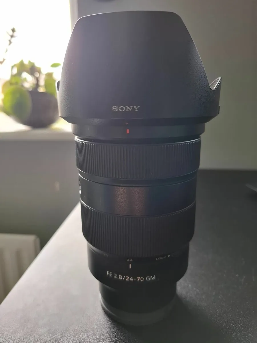 Sony Alpha A7 MkIII CSC + FE-Mount 24-70mm F/2.8 G - Image 4