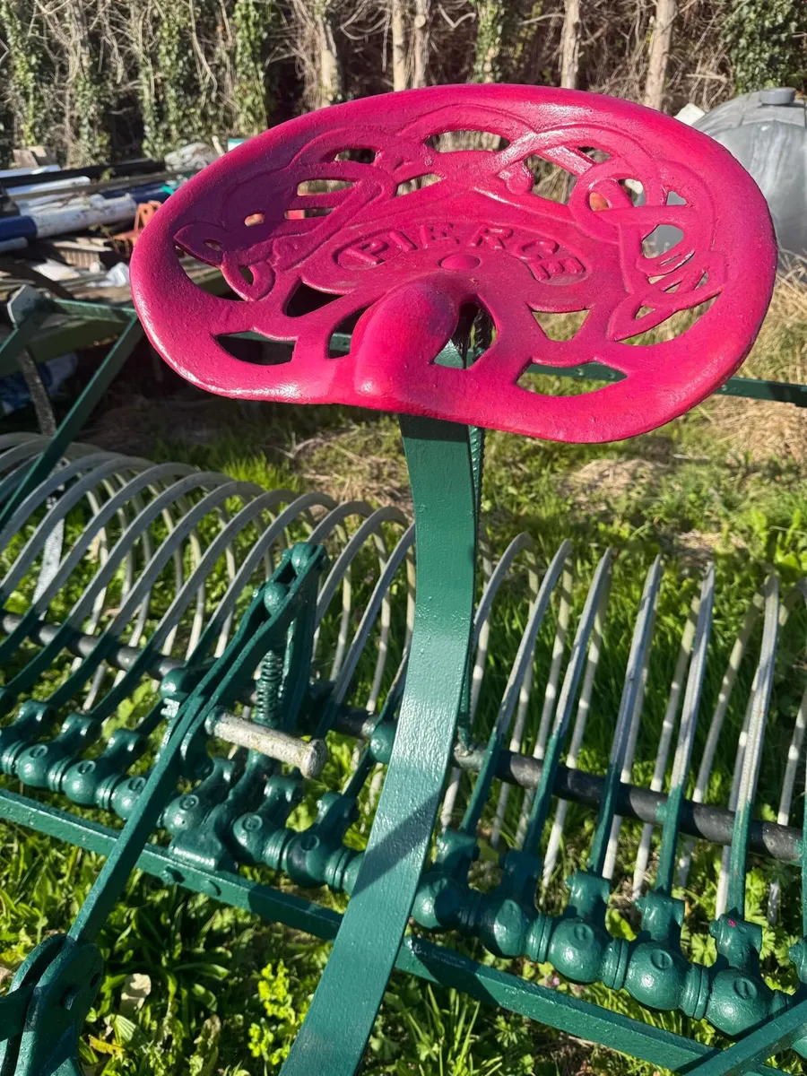 Antique hay rake — fully restored - Image 3