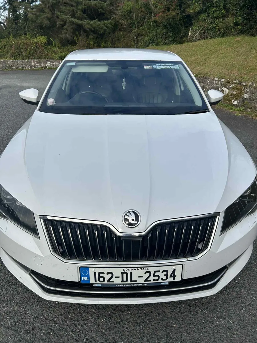 Skoda Superb Executive - Image 3