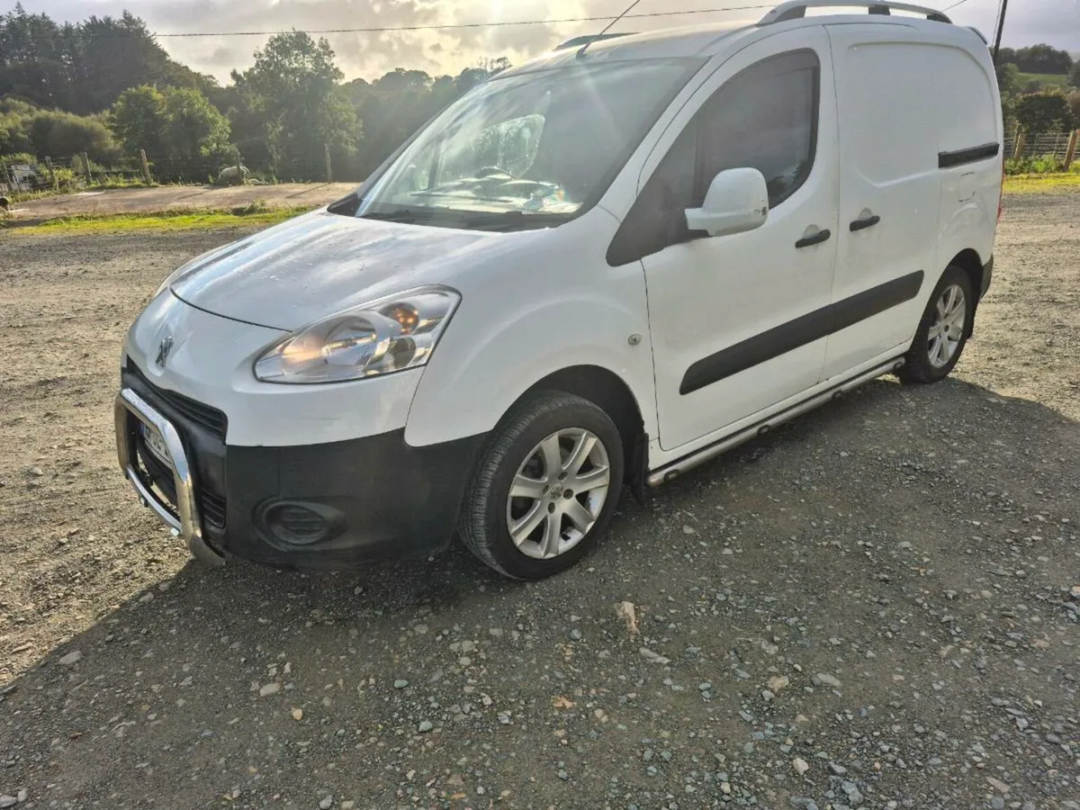 Van - Image 3