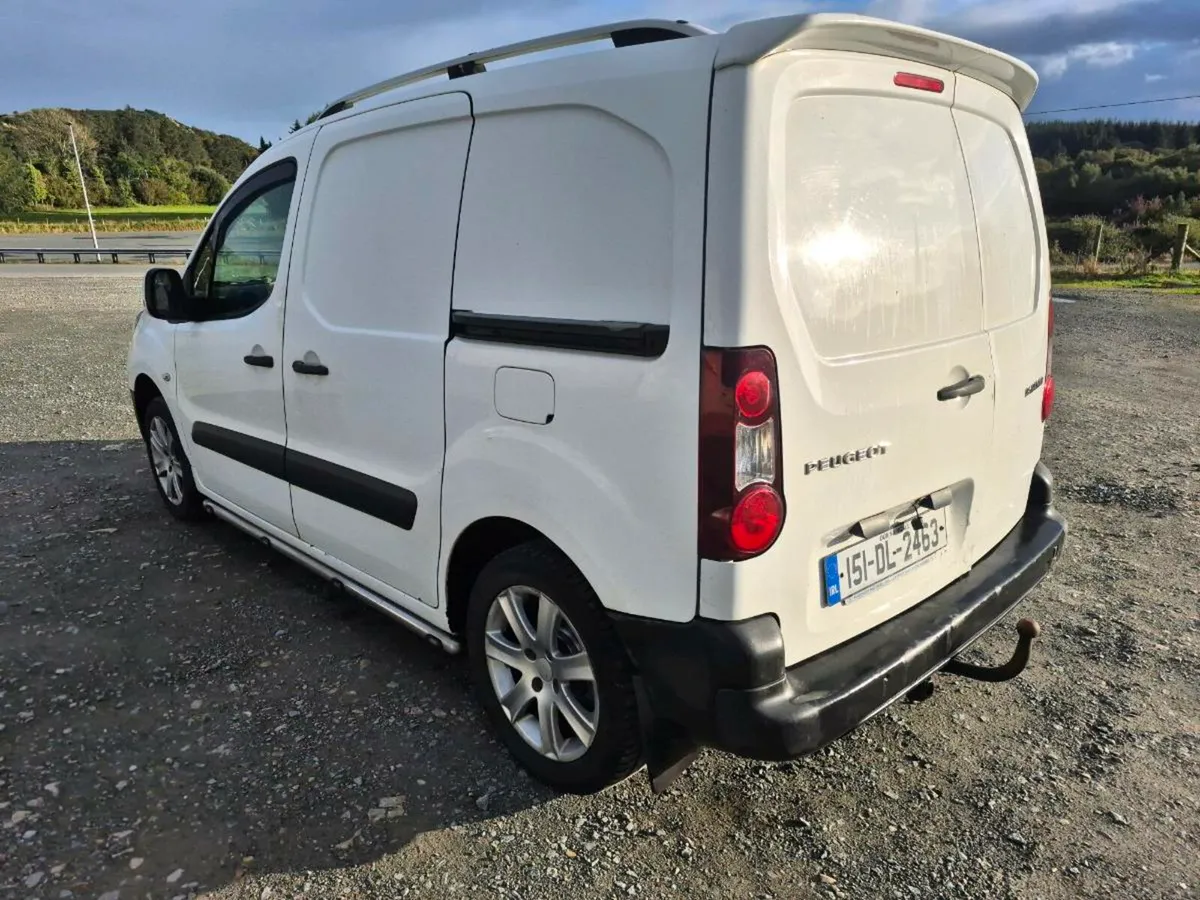 Van - Image 4