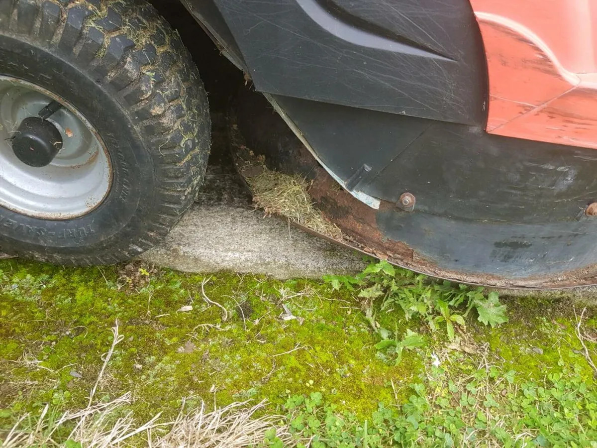 Ride on mower - Image 4