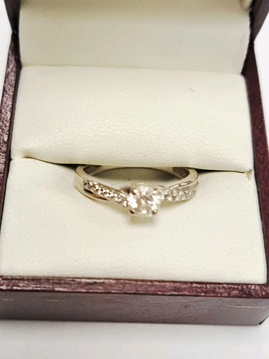 18K White Gold Diamond Ring 18CT - Image 1