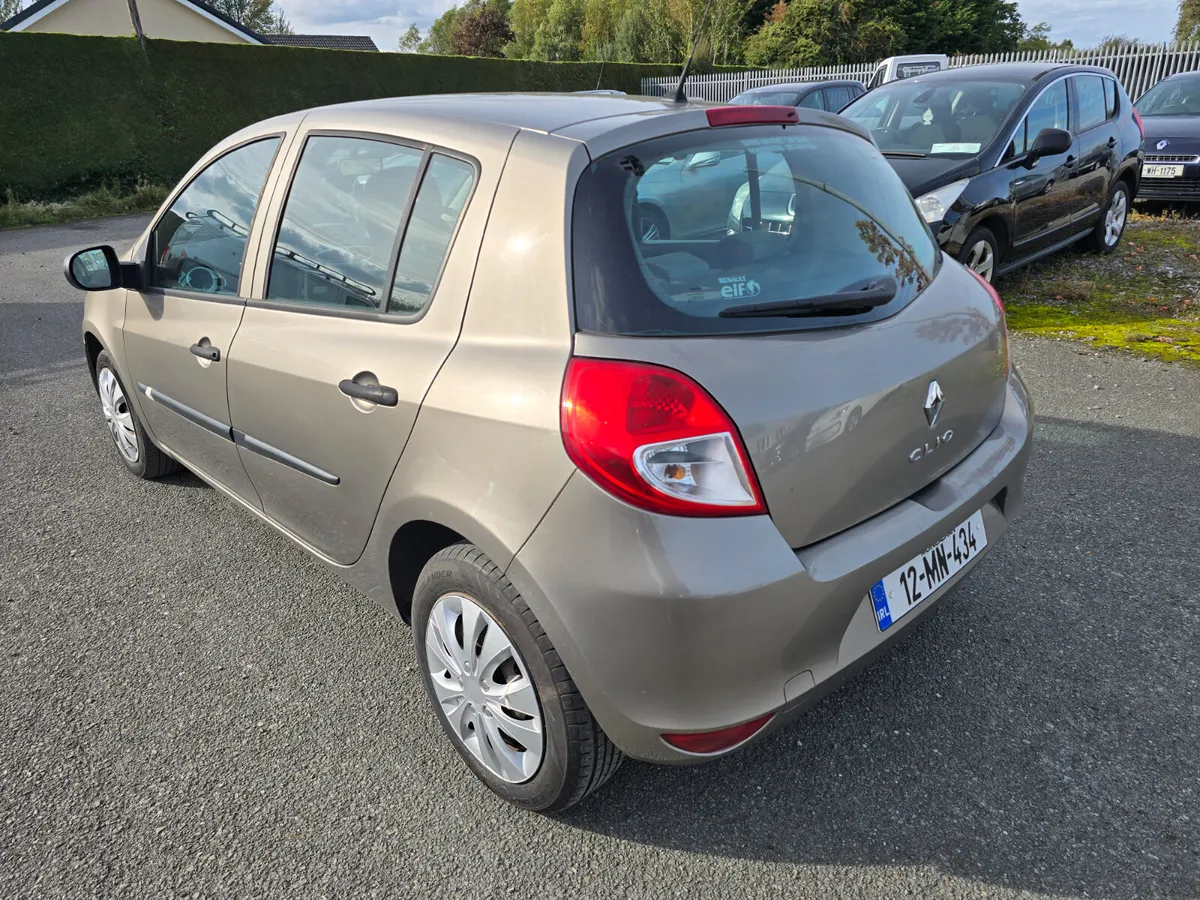 12 Renault Clio 1.1 5 Door Expression - Image 2