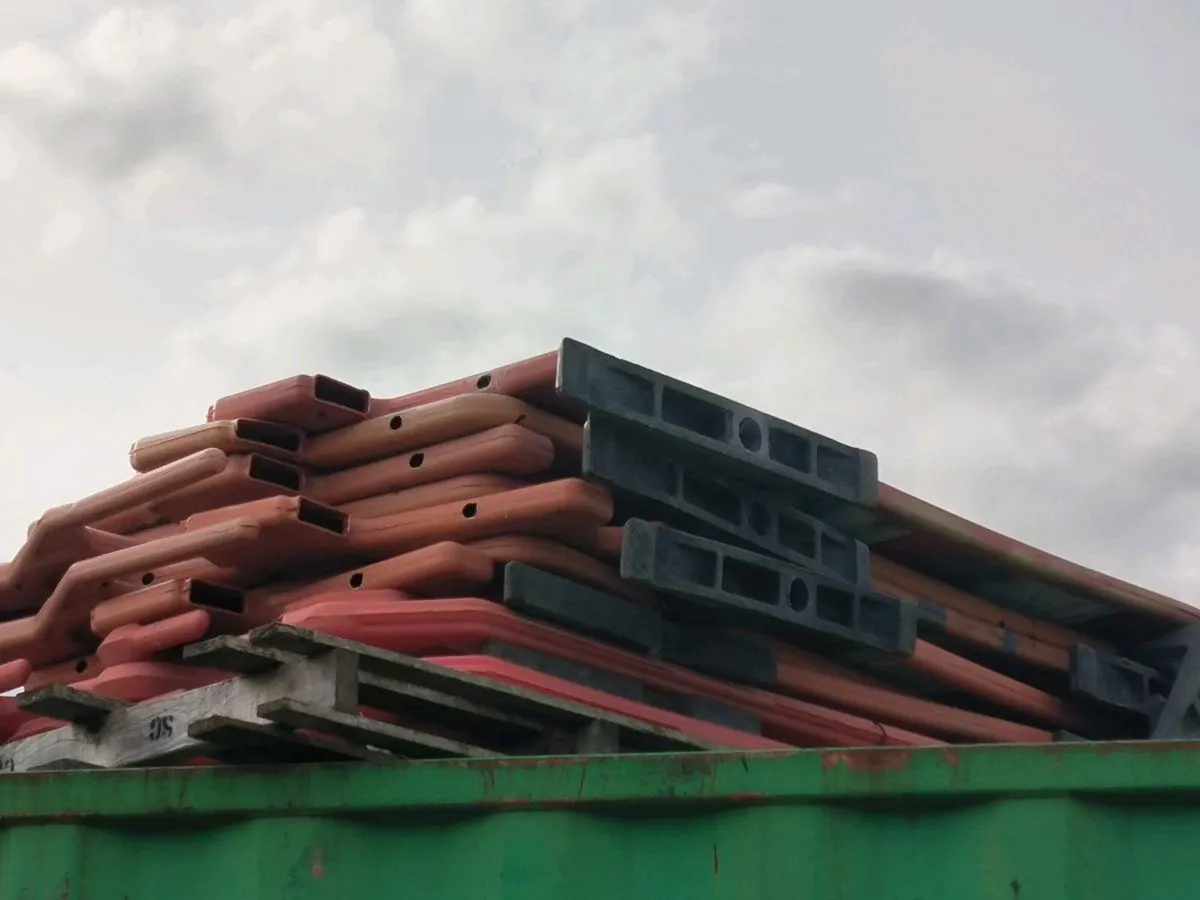 Plastic barriers - Image 1