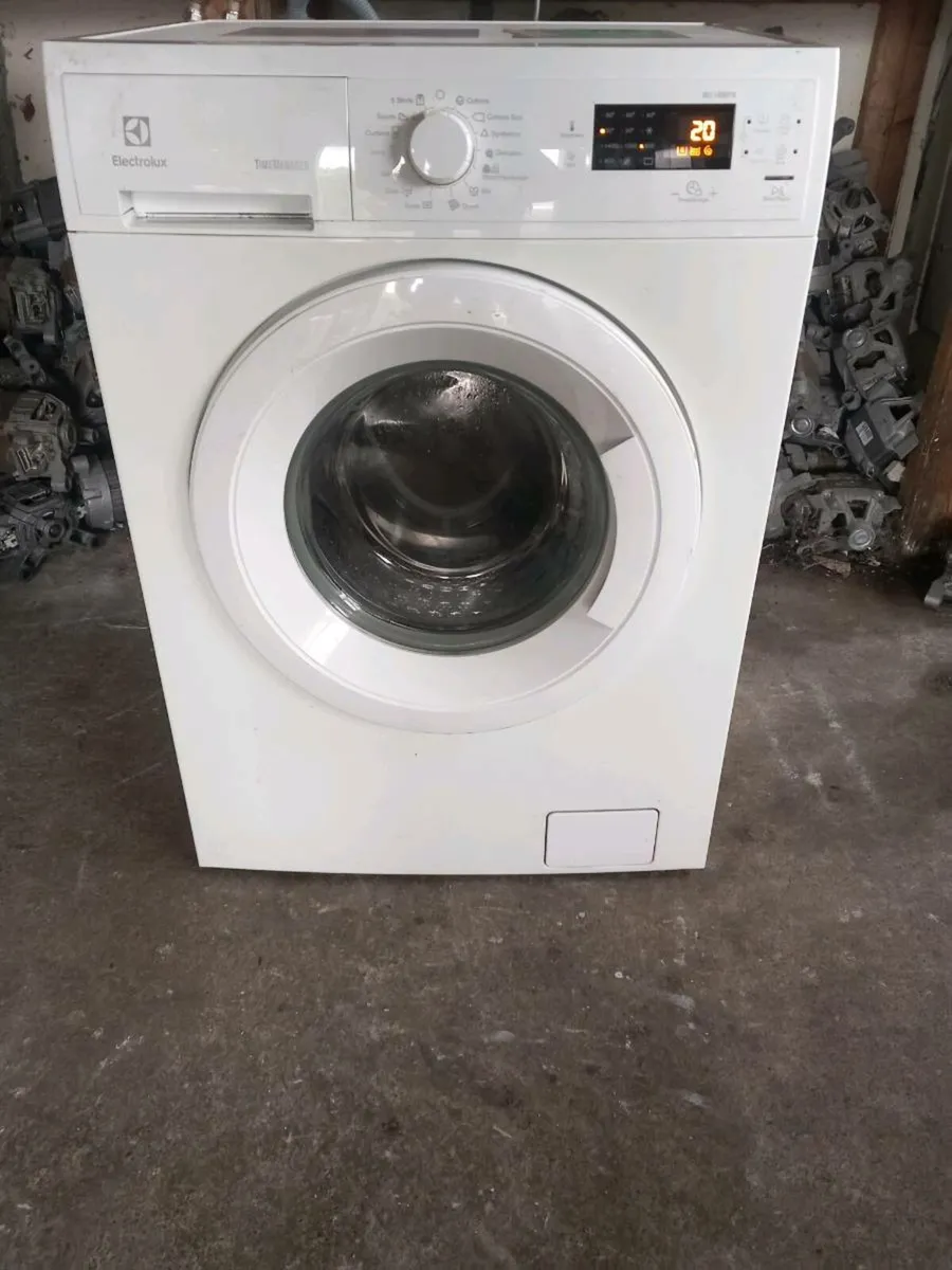 Electrolux 8kg washing machine 1400 spin - Image 1