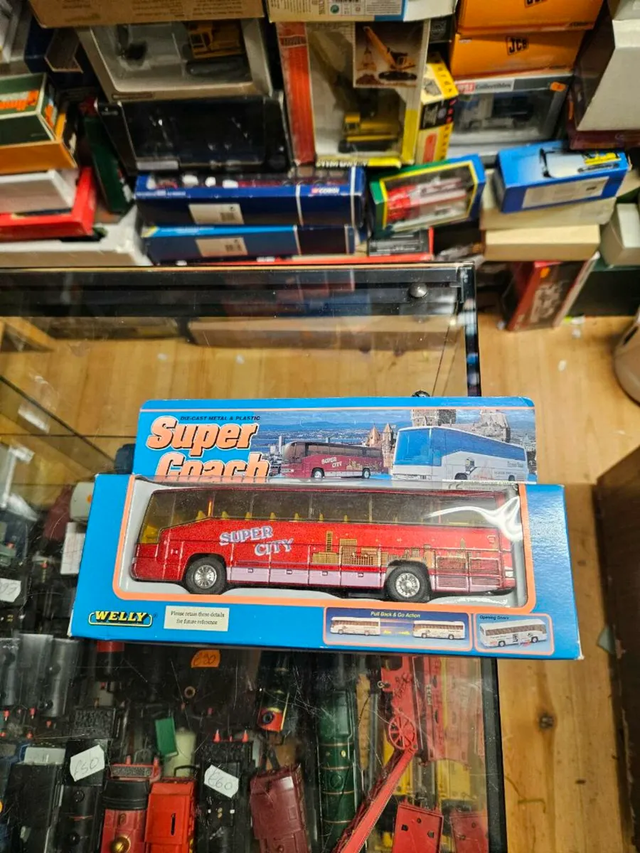 Corgi Welly Super Bus