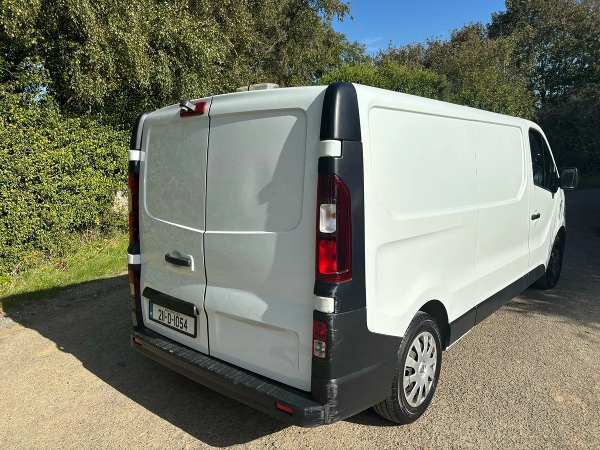 Renault traffic €13950 low milage 61000klm - Image 3