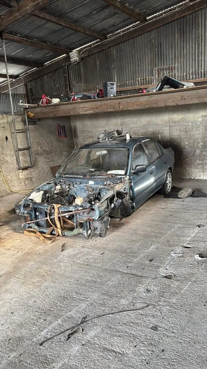 1995 e10 Corolla xli for parts/ breaking - Image 2