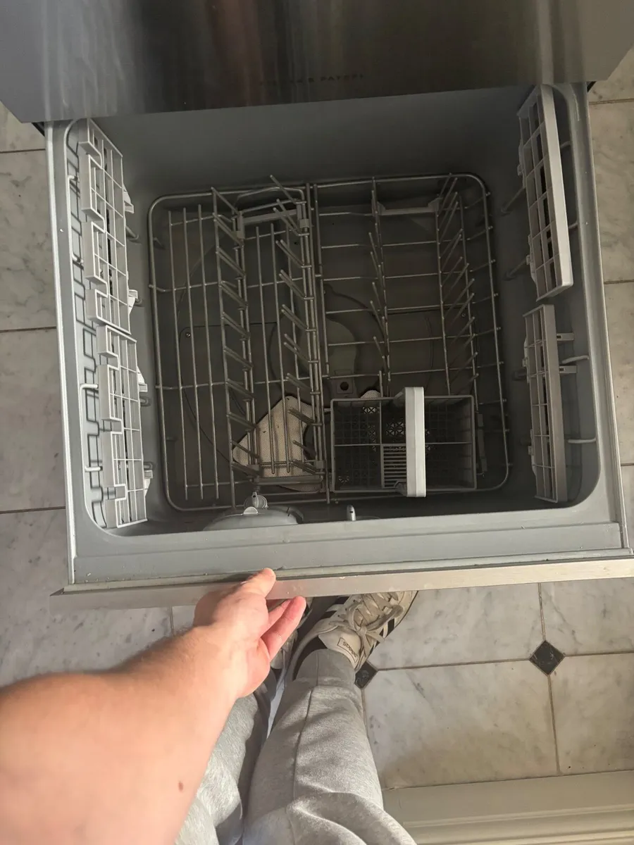 Dishwasher - Image 3