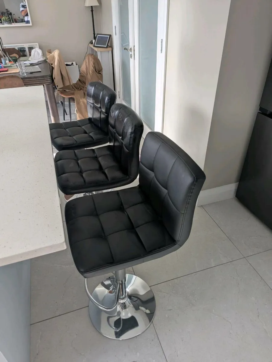 Kitchen stools - Image 1