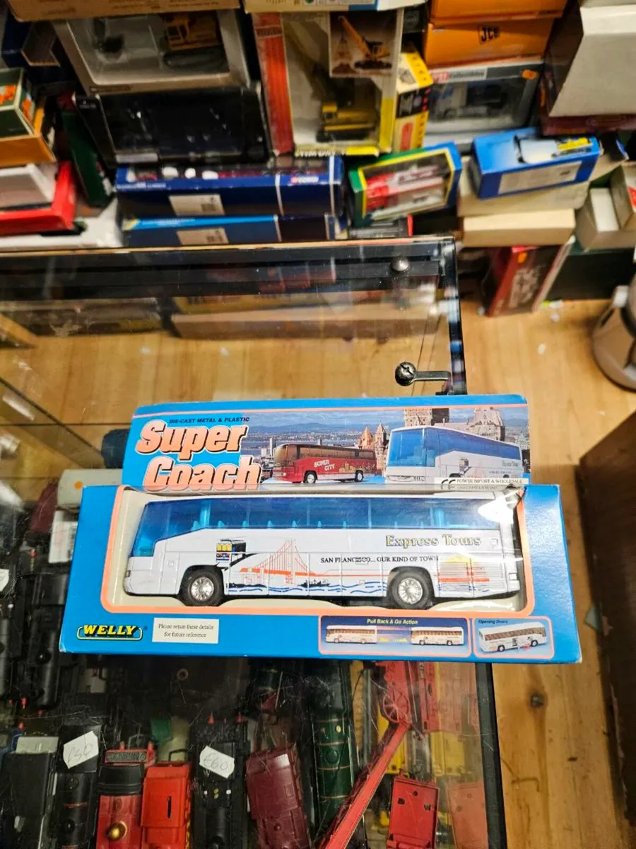 Corgi Welly Super Bus