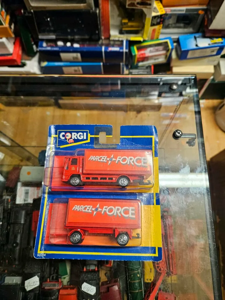 Corgi Parcel Force Truck and Trailer - Image 1