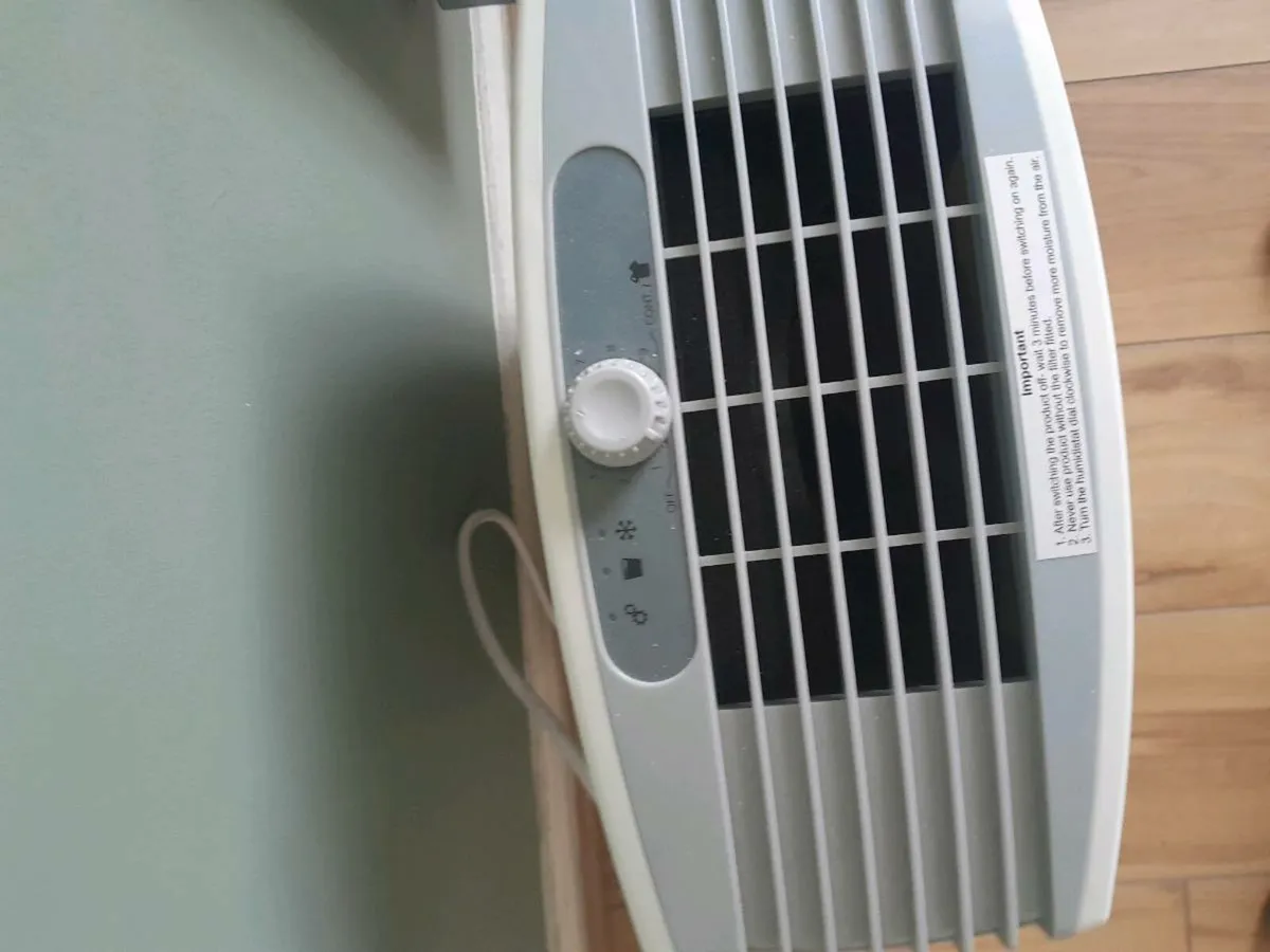 Dimplex dehumidifier (in good condition) - Image 3