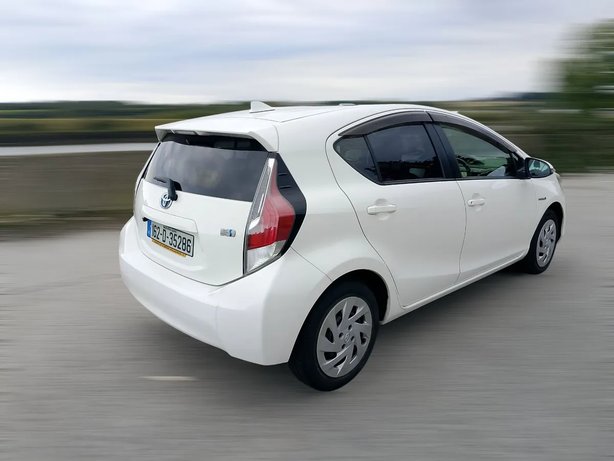 Toyota Aqua 2016 Automatic security immobiliser - Image 4