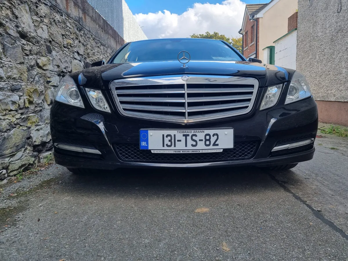 Mercedes-Benz E-Class 2013 - Image 4