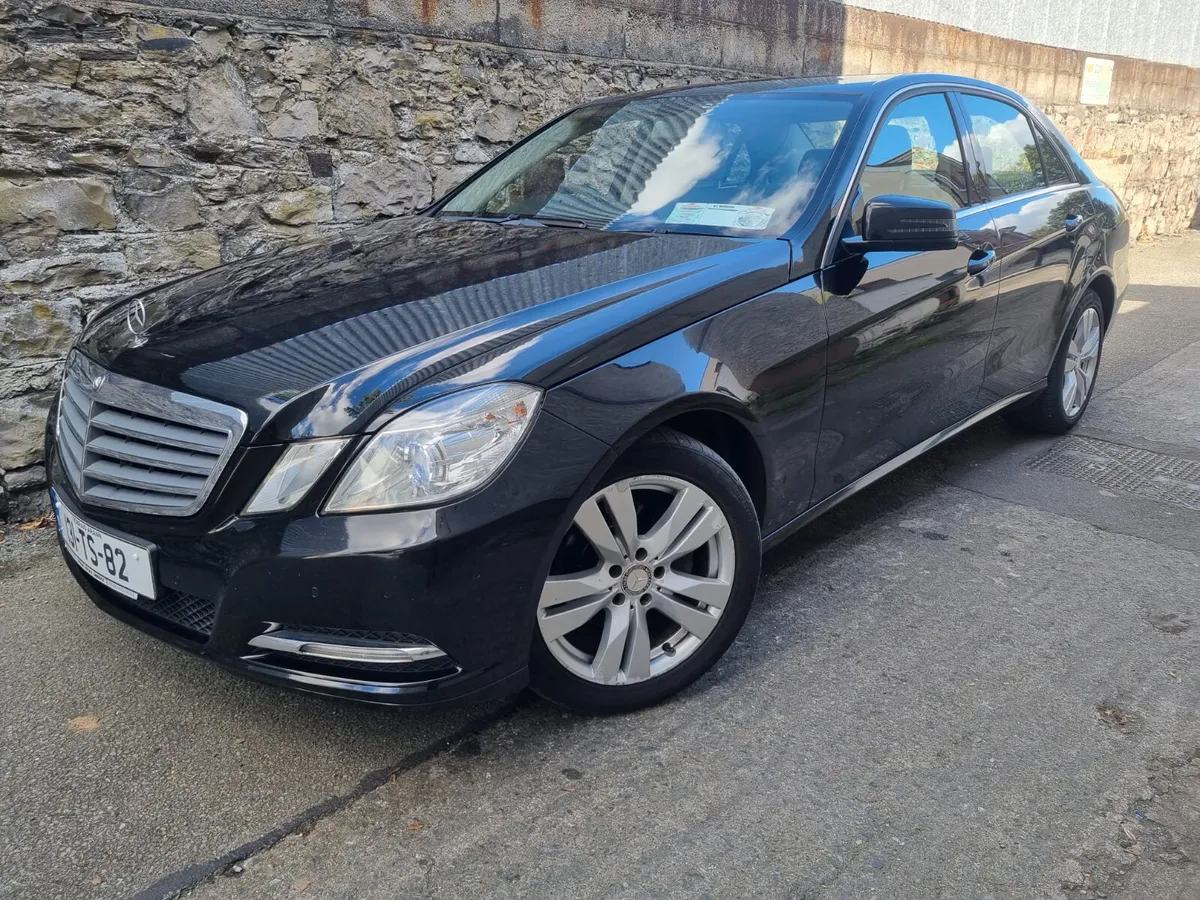 Mercedes-Benz E-Class 2013 - Image 2